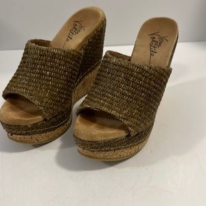 Size 7 Very Volatile Women’s Hampton Brown Wedge Shoes